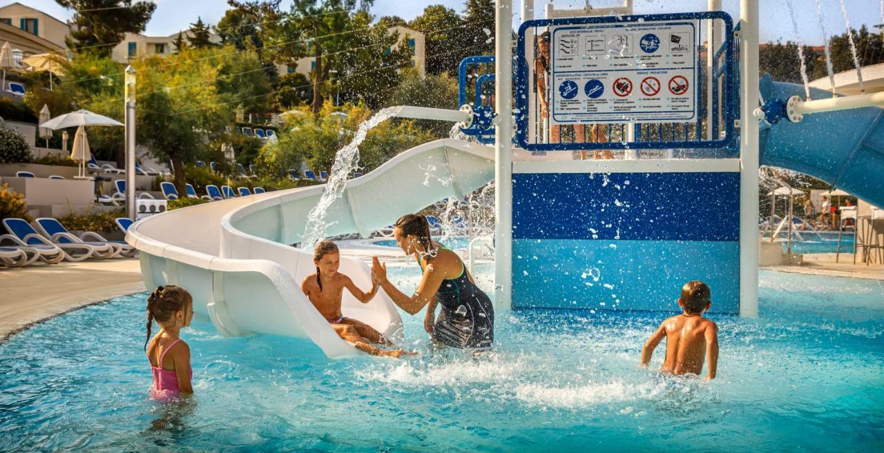 Maistra Select Belvedere Resort Vrsar Bagian luar foto