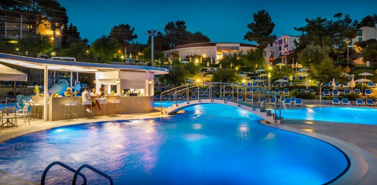 Maistra Select Belvedere Resort Vrsar Bagian luar foto